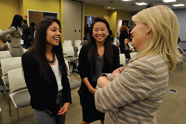 Clorox General Counsel Laura Stein (right) with LCLD 1L Scholars at Chicago retreat.